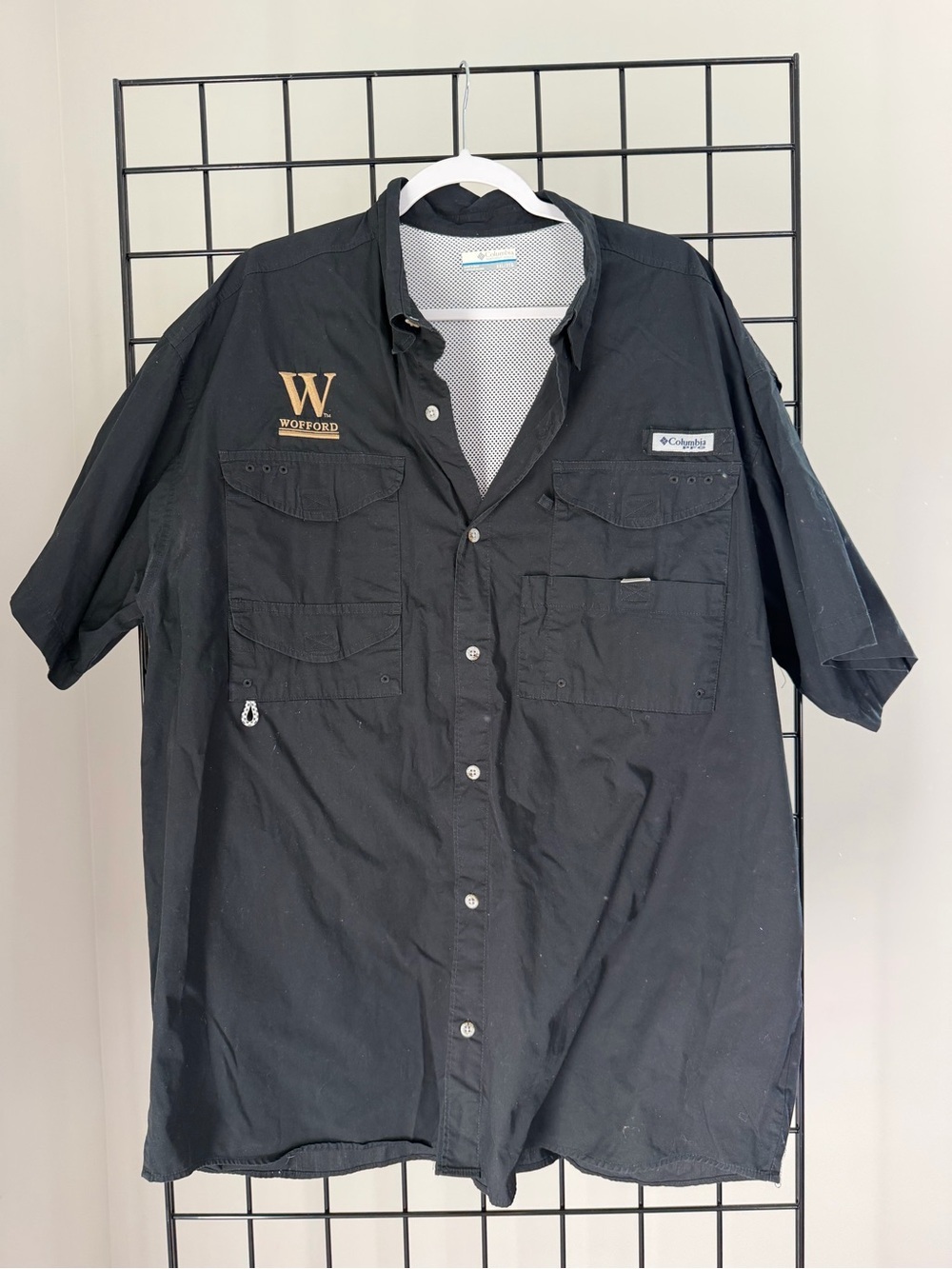 Columbia Men’s Black Short-Sleeve Button Down Shirt with Wofford Embroidery